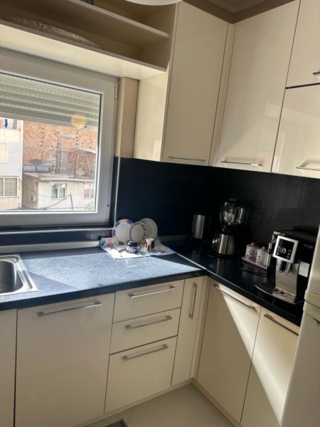 Tirane, jepet me qera apartament 1+1 Kati 3, 1.000 € 