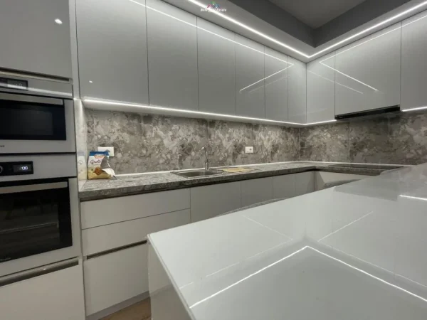 Tirane, jepet me qera apartament 2+1 Kati 2, 110 m² 850 € (siri kodra)