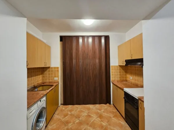 Tirane, jepet me qera apartament 1+1+Ballkon Kati 3, 65 m² 540 € (MYSLYM SHYRI)