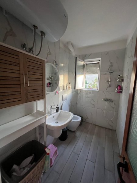 Jepet Me Qira Ap 1+1 Tek Treni 450 € , VEC CIFT