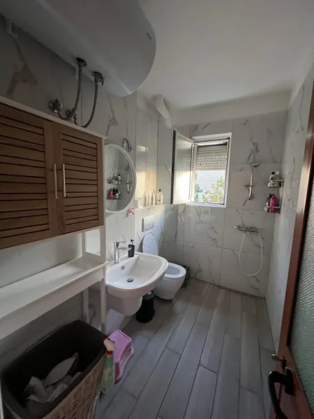 Jepet Me Qira Ap 1+1 Tek Treni 450 € , VEC CIFT