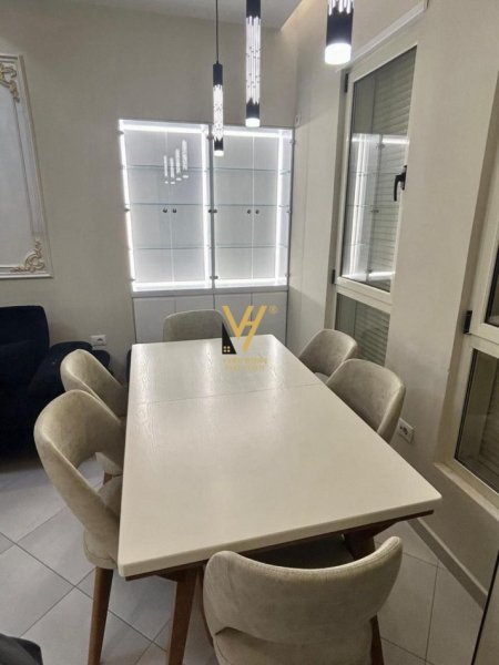 Tirane, jepet me qera apartament 2+1+Ballkon Kati 1, 90 m² 750 € (DON BOSKO)