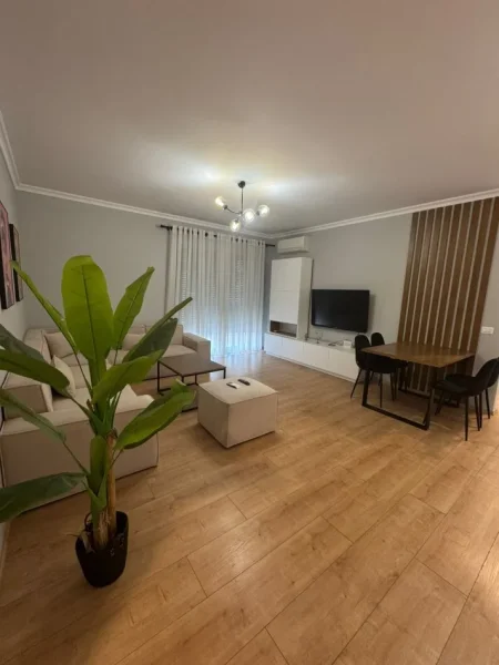 Tirane, jepet me qera apartament 2+1+Ballkon , 100 m² 1.100 € 