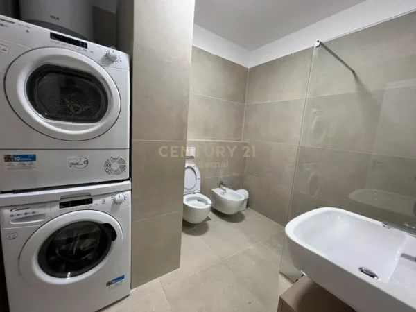 Tirane, jepet me qera apartament 2+1+Aneks+Ballkon Kati 3, 108 m² 1.500 € (Rr. elbasanit)