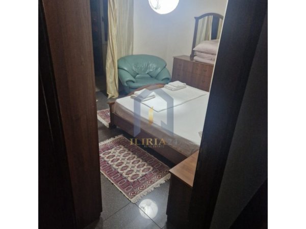 Tirane, jap me qera apartament 2+1+Ballkon Kati 4, 150 m² 450 € (Rruga Besa)