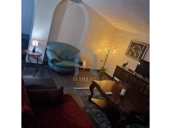 Tirane, jap me qera apartament 2+1+Ballkon Kati 4, 150 m² 450 € (Rruga Besa)