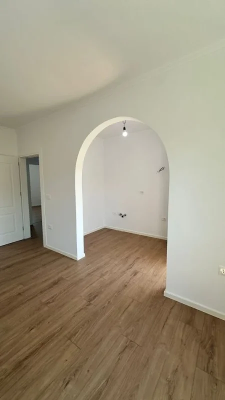 Tirane, shitet apartament 2+1 Kati 4, 73 m² 129.000 € (Pediatria)