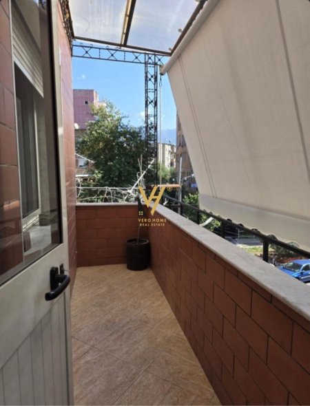 Tirane, jepet me qera apartament 2+1+Ballkon Kati 3, 90 m² 600 € (RRUGA E ELBASANIT)
