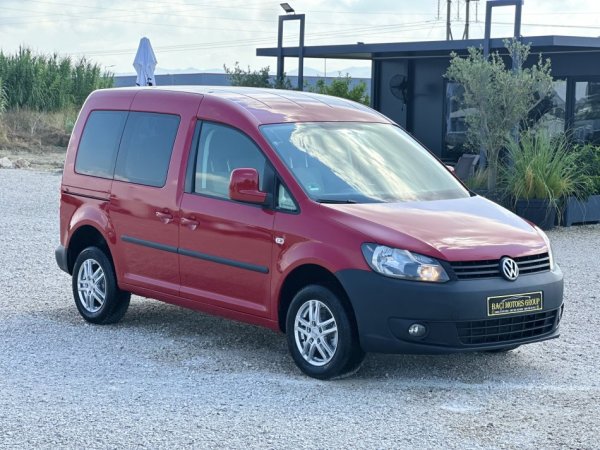 Durres, shitet makine VOLKSWAGEN CADDY 4MOTION 2.0 Nafte, e kuqe manuale Klima 214 km