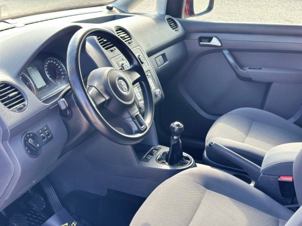 Durres, shitet makine VOLKSWAGEN CADDY 4MOTION 2.0 Nafte, e kuqe manuale Klima 214 km
