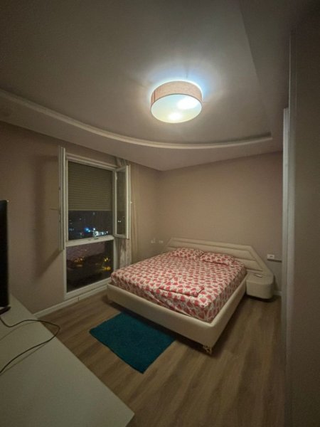 Tirane, jepet me qera apartament 2+1+Ballkon Kati 7, 105 m² 750 € (Rr kryesore)