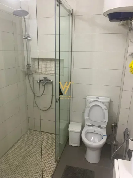 Tirane, jepet me qera apartament 2+1+Ballkon Kati 3, 90 m² 700 € (STADIUMI DINAMO)