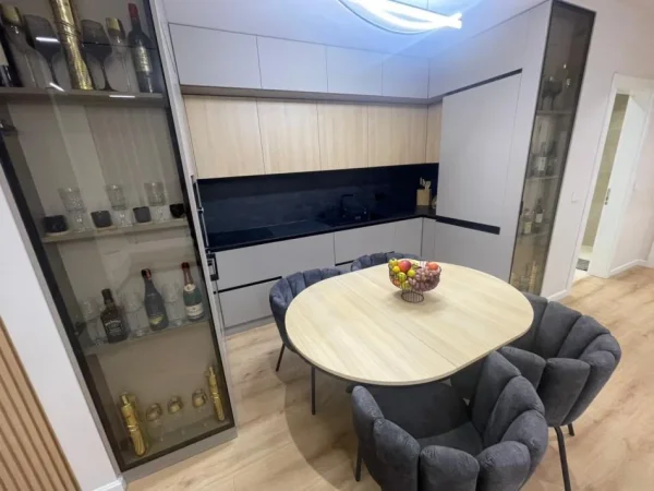 Tirane, shitet apartament 2+1 Kati 5, 97 m² 227.000 € (Jordan Misja)