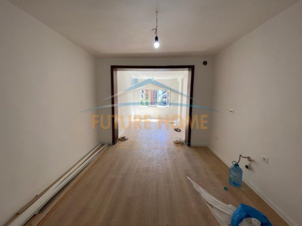 Tirane, shes apartament 1+1 Kati 5, 52 m² 149.000 € (Rruga Margarita Tutulani)
