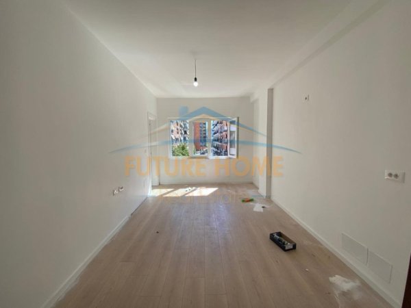 Tirane, shes apartament 1+1 Kati 5, 52 m² 149.000 € (Rruga Margarita Tutulani)