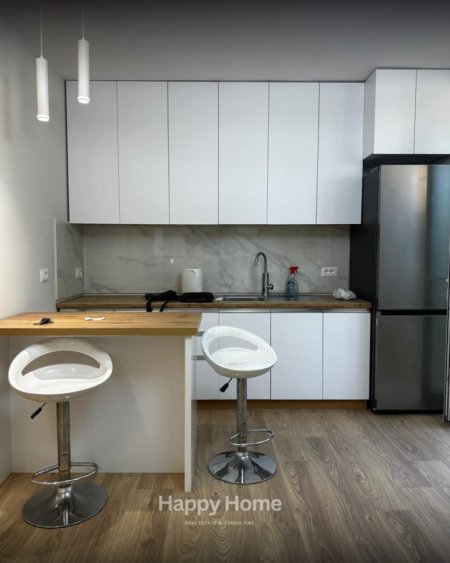 Tirane, jepet me qera apartament 2+1+Ballkon Kati 4, 600 € 