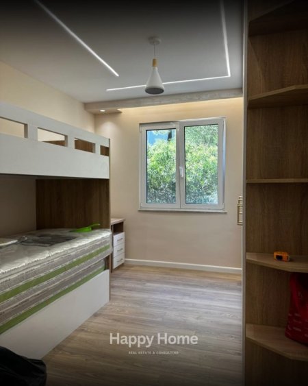 Tirane, jepet me qera apartament 2+1+Ballkon Kati 4, 600 € 