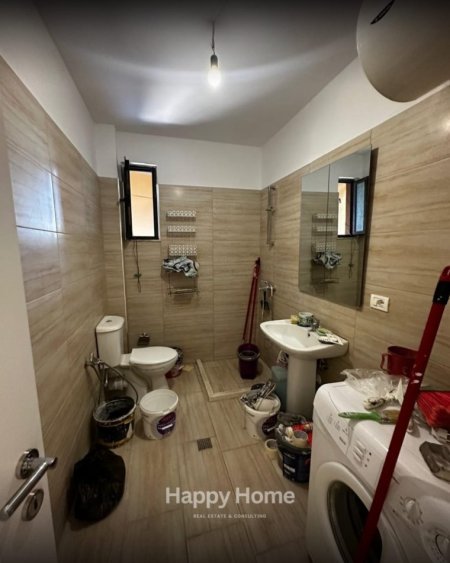 Tirane, jepet me qera apartament 2+1+Ballkon Kati 4, 600 € 