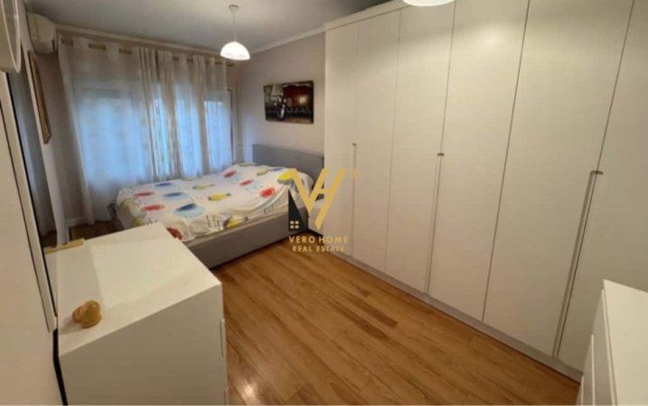 Tirane, jepet me qera apartament 2+1+Ballkon Kati 0, 90 m² 700 € (KODRA E DIELLIT)