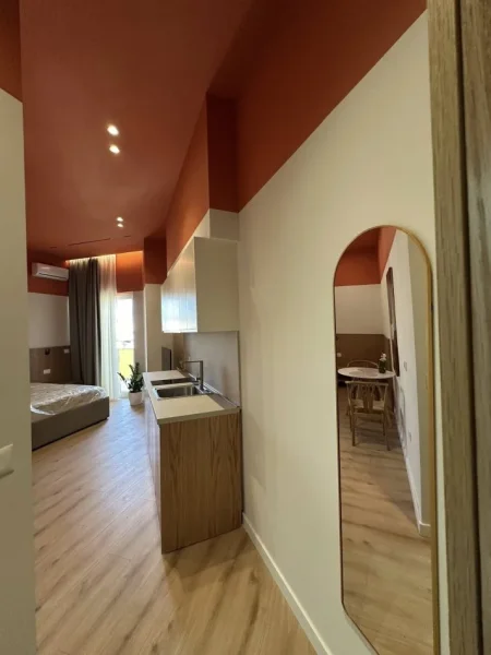 Durres, shes apartament 5+1+Aneks+Ballkon , 240 m² (Shitet Apart-Hotel modern me 5 studio të ndara, ideale për investim turistik dhe afatgjatë. Pamje fantastike nga deti &amp; projekti i ri Dubai Marina 200m nga porti | 1km nga qendra &amp; mu...