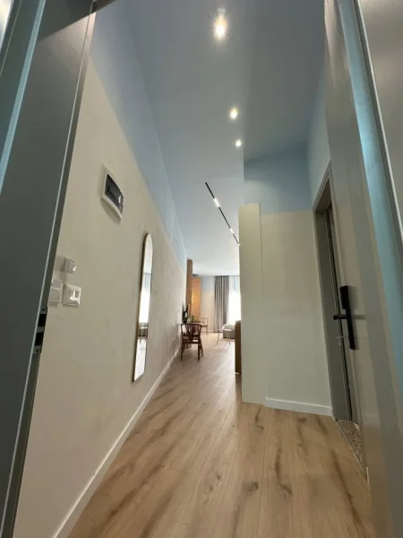 Durres, shes apartament 5+1+Aneks+Ballkon , 240 m² (Shitet Apart-Hotel modern me 5 studio të ndara, ideale për investim turistik dhe afatgjatë. Pamje fantastike nga deti &amp; projekti i ri Dubai Marina 200m nga porti | 1km nga qendra &amp; mu...