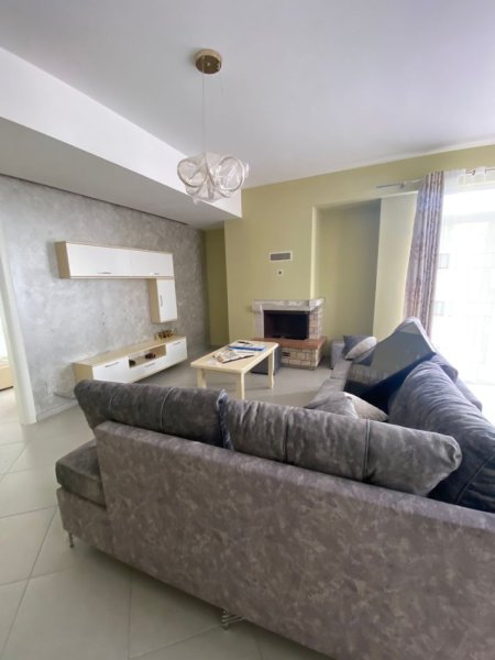 Tirane, jepet me qera apartament 2+1+Ballkon Kati 2, 124 m² 600 € (Sauk I Vjeter 2+1+2+Post Parkimi Per Qera)