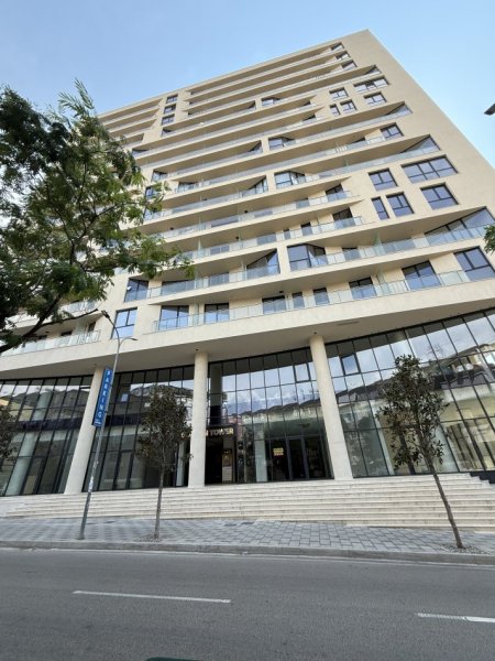 Tirane, shitet apartament 1+1+Ballkon Kati 7, 75 m² 165.000 € (Mine Peza GoldenTower Gati Per Mobilim)