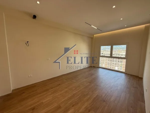Tirane, shitet apartament 1+1 Kati 1, 60 m² 98.456 € (Prane Kompleksit Mangalem)