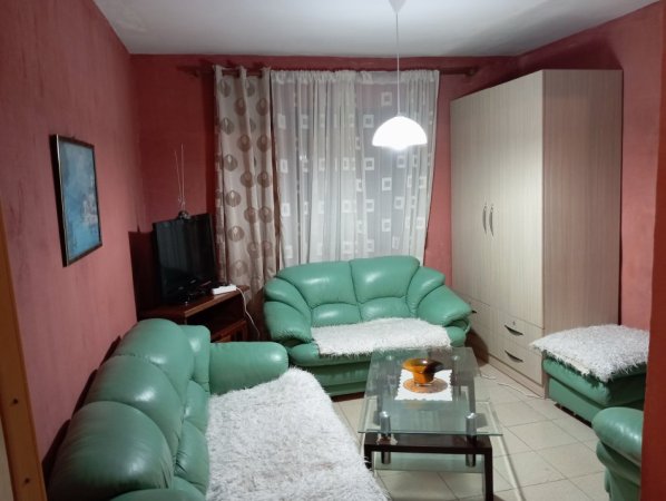 Tirane, jepet me qera shtepi 1+1 Kati 0, 70 m² (Rruga Muharrem Gurra)