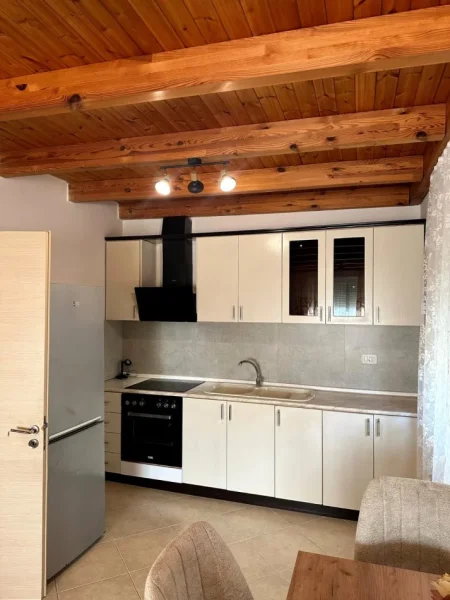 Tirane, jepet me qera apartament duplex 2+1 Kati 6, 90 m² 540 € (Fresku)