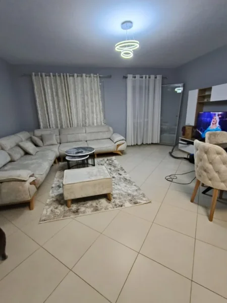 Super Apartament luksoz ne shitje ne fresk (110,000 Euro)