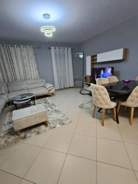 Super Apartament luksoz ne shitje ne fresk (110,000 Euro)