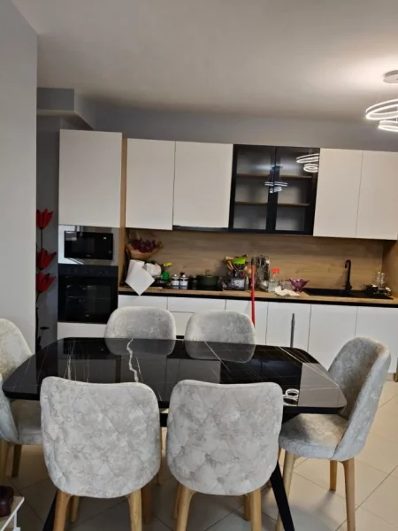 Super Apartament luksoz ne shitje ne fresk (110,000 Euro)