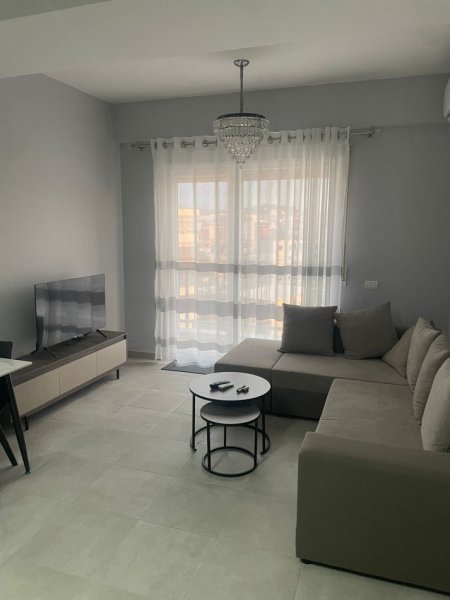 Jepet me qera apartament 2+1+2 – Xhamllik , 10 min nga Qendra ,700 €