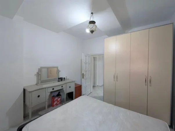 Tirane, jepet me qera apartament 2+1+Ballkon Kati 0, 120 m² 600 € (Liqeni Thate)