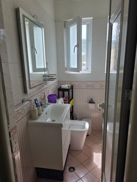 Tirane, jepet me qera apartament 2+1+Ballkon , 110 m² 750 € (Mbikalimi i Komunes)