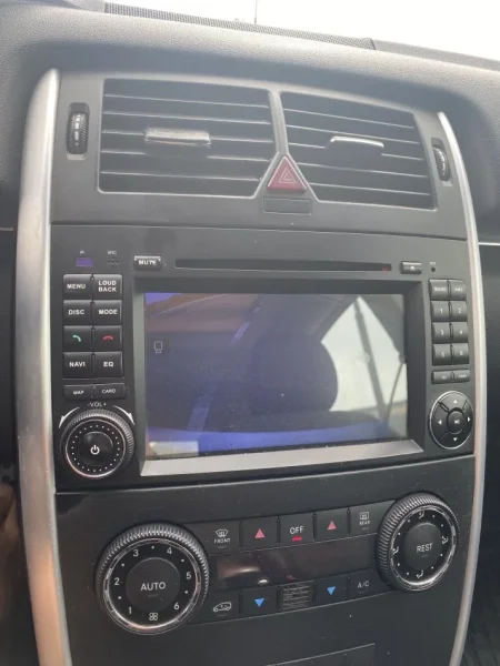 Tirane, shitet B class Nafte, gri metalizato automatik Klima 216.000 km 4.000 €