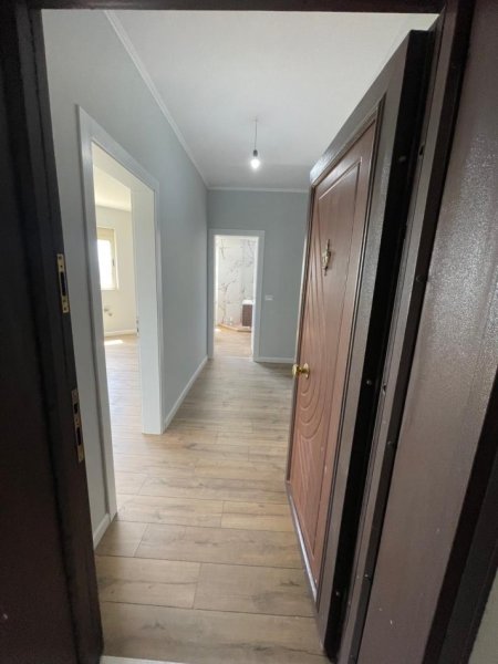 Tirane, shes apartament 2+1 Kati 3, 124 m² 124.000 € (Baftjar Lici)