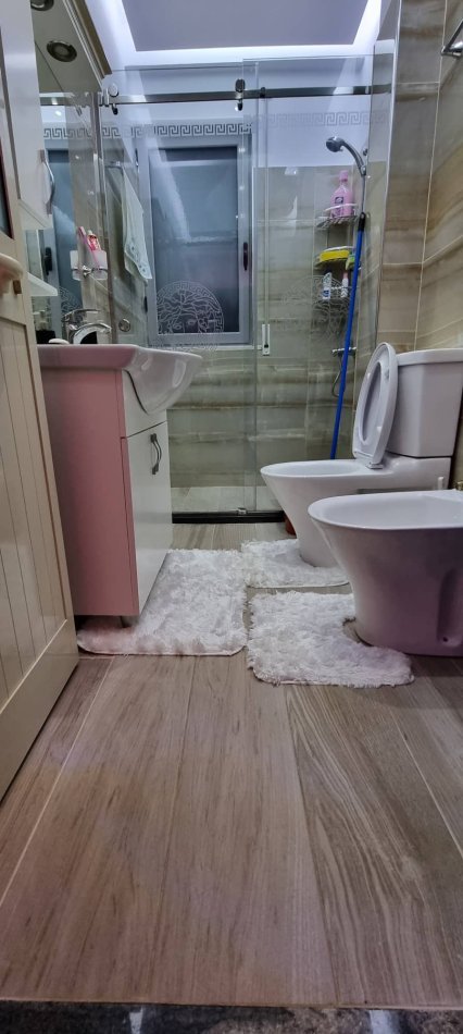 Golem, jepet me qera apartament 1+1+Ballkon Kati 1, 40 € (Rruga palmave)