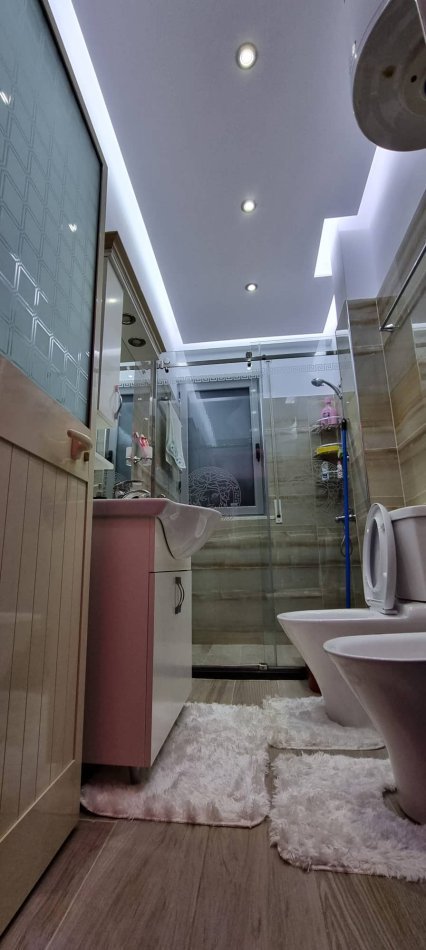 Golem, jepet me qera apartament 1+1+Ballkon Kati 1, 40 € (Rruga palmave)