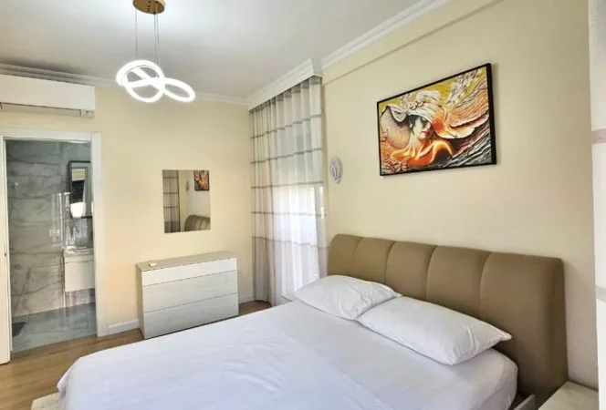 Jepet me qira apartament 2+1 + 3 tek PAZARI RI -SPAR  totalisht e arreduar  me cdo gje. 1100€/Muaj