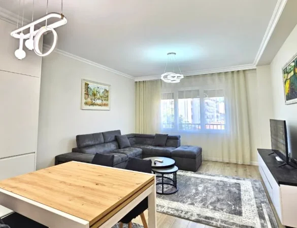 Jepet me qira apartament 2+1 + 3 tek PAZARI RI -SPAR  totalisht e arreduar  me cdo gje. 1100€/Muaj