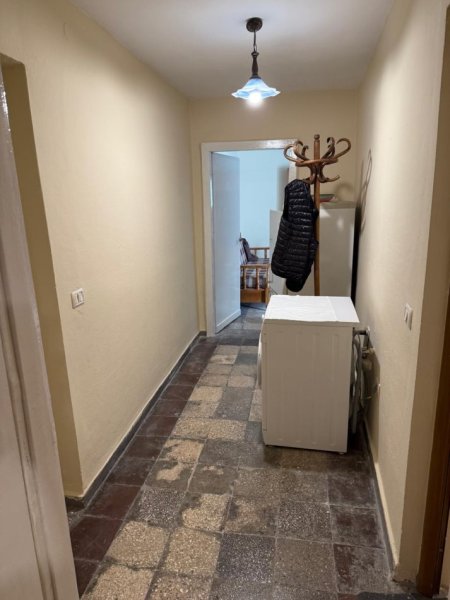 Tirane, jepet me qera apartament 1+1 Kati 2, 50 m² 380 € 