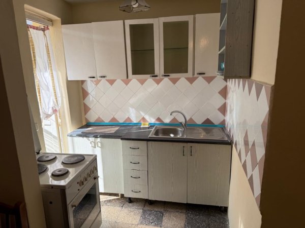 Tirane, jepet me qera apartament 1+1 Kati 2, 50 m² 380 € 