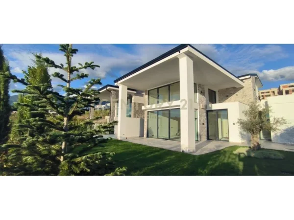 Tirane, shitet Vile 3+1+Aneks+Ballkon Kati 0, 450 m² 570.000 € (Neom122373)