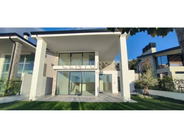 Tirane, shitet Vile 3+1+Aneks+Ballkon Kati 0, 450 m² 570.000 € (Neom122373)