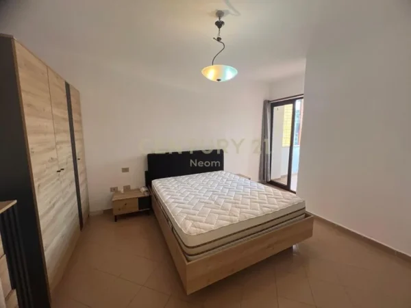 Tirane, jepet me qera apartament 2+1+Aneks+Ballkon Kati 6, 102 m² 700 € (Neom122453)