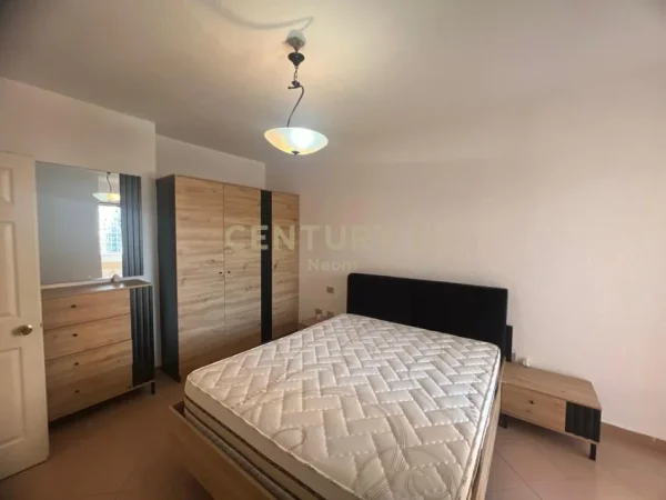 Tirane, jepet me qera apartament 2+1+Aneks+Ballkon Kati 6, 102 m² 700 € (Neom122453)