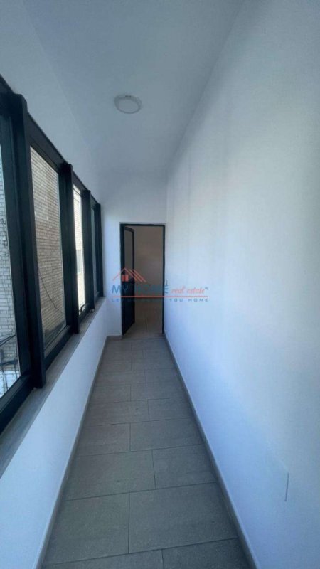 Tirane, jepet me qera zyre Kati 2, 115 m² 1.500 € (Brryli)