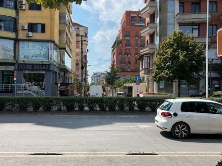 Tirane, shitet apartament 3+1 Kati 6, 105 m² 300.000 € (21 DHJETORI,RRUGA E KAVAJES,ISH PARKU)